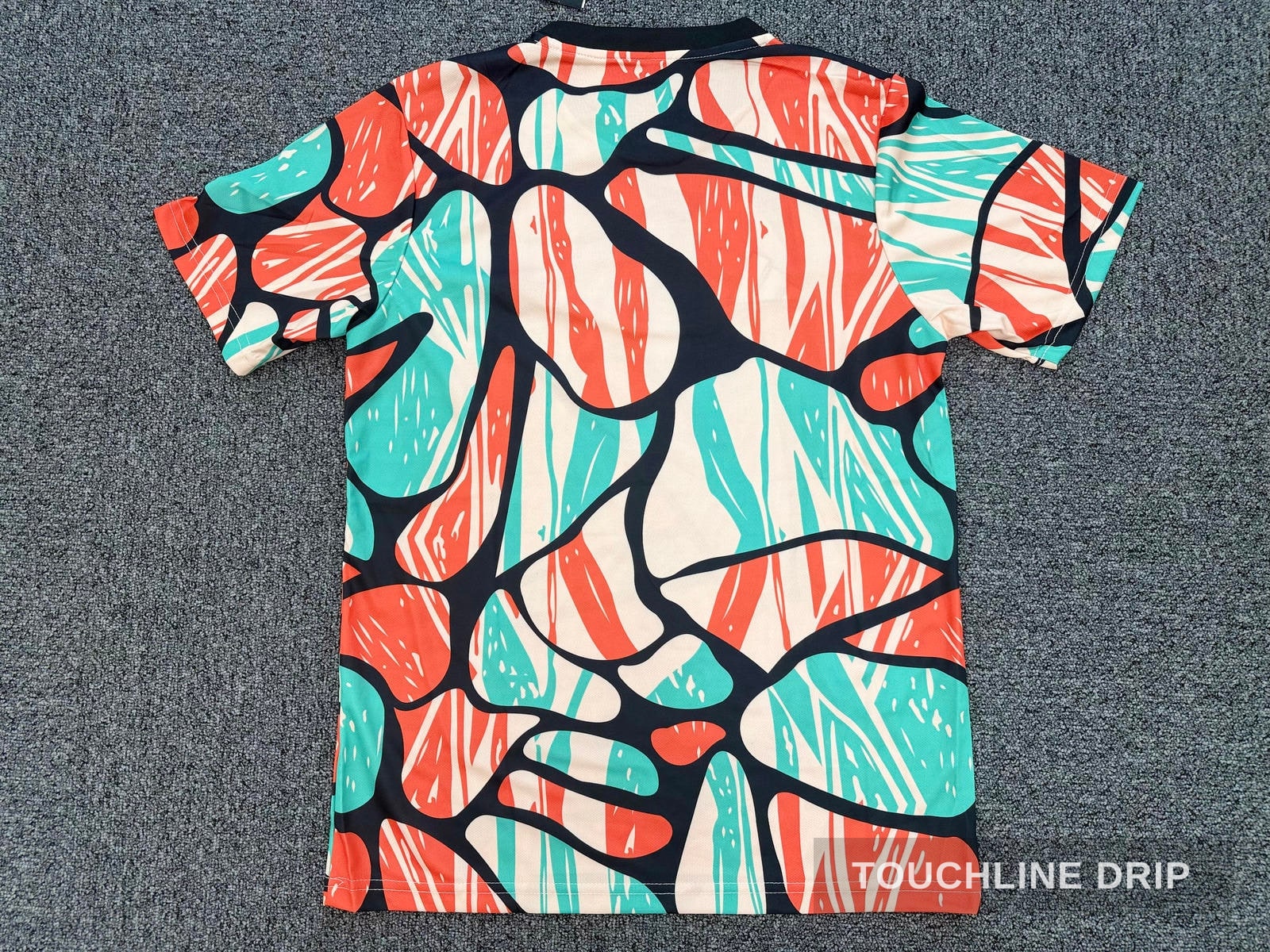 patch closeup product image of Arsenal 24/25 Pre Match Shirt
