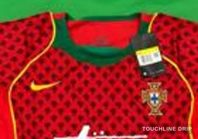 collar detail image of Nike x Stussy Portugal Special Edition Kit