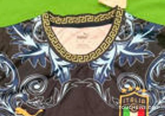 collar detail image of Puma x Versace Special Edition Italia Jersey