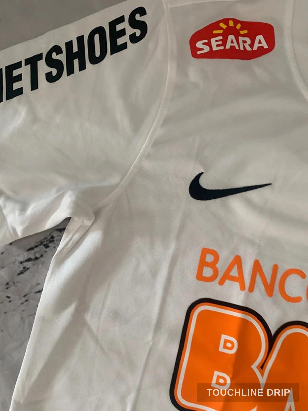 badge closeup product image of Santos 2012/13 Home Neymar Jr #11 Jersey White